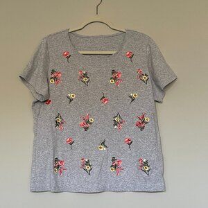 Embroidered Flower Short Sleeve Round Neck Gray T-shirt XL